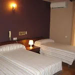 Victoria Hotel 3*