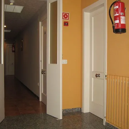 Victoria & Splay Center Hotel