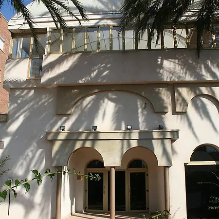 Victoria & Splay Center Hotel