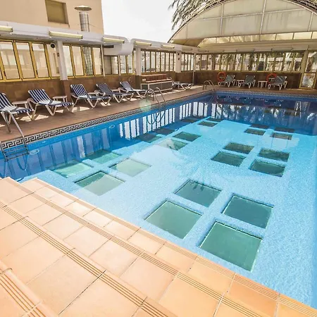Victoria & Splay Center Hotel