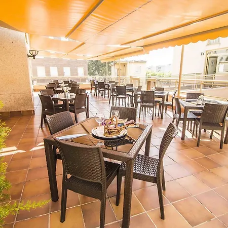 Victoria & Splay Center Hotel
