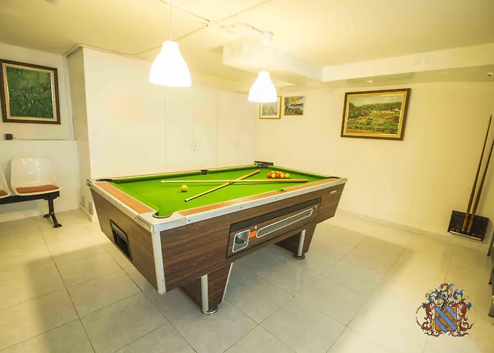 Ξενοδοχείο Victoria & Splay Center 3*